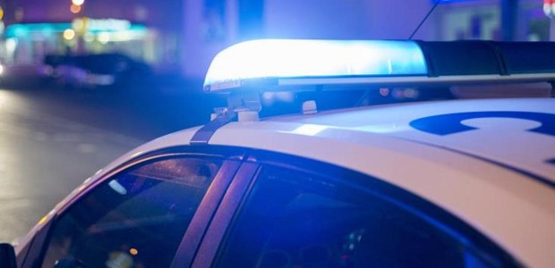 Xειροπέδες για κλοπή αυτοκινήτου